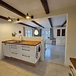 Idyllic Surrounded By Fields Ferienhaus