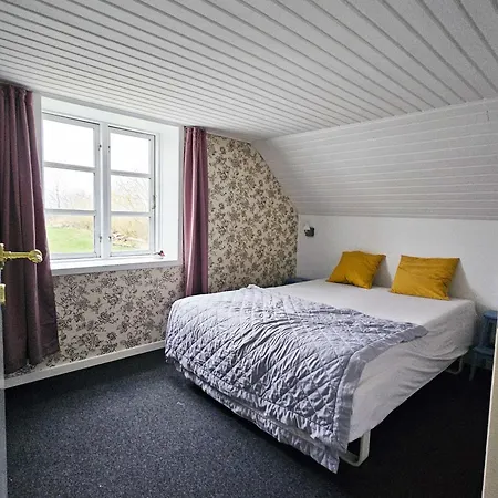 Idyllic Surrounded By Fields Holiday home *