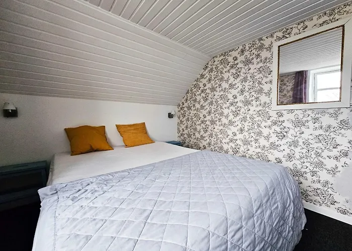 Idyllic Surrounded By Fields Feriehus