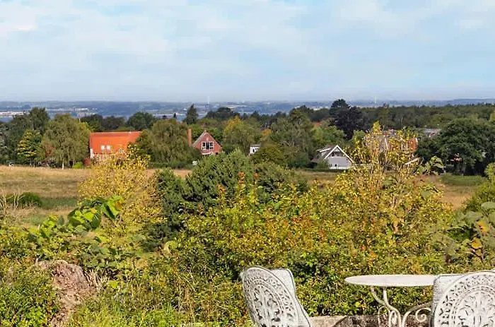Idyllic Surrounded By Fields Holiday home *